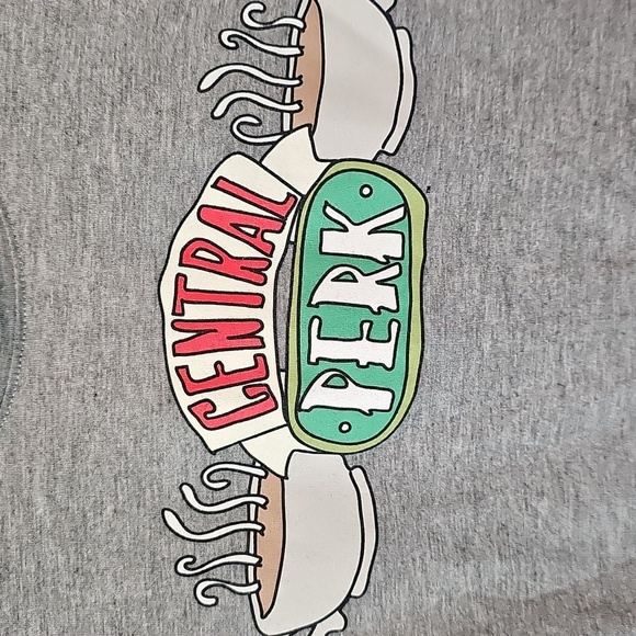 Friends Womens Large Central Perk Graphic T shirt size large - Picture 3 of 3